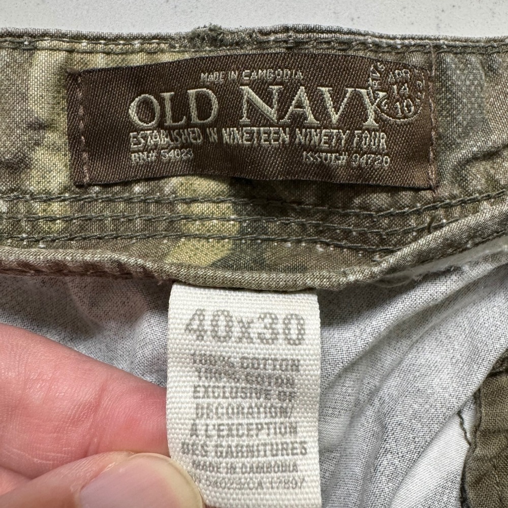 Y2K Old Navy Cargo Pants Mens 40x29 Green Camo Cotton Loose Fit Military Style - Picture 3 of 7